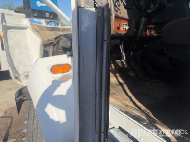 Kenworth T300 Tovornjaki za vodo