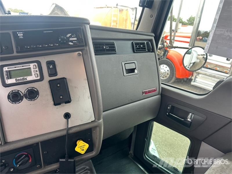 Kenworth T300 Поливальні машини
