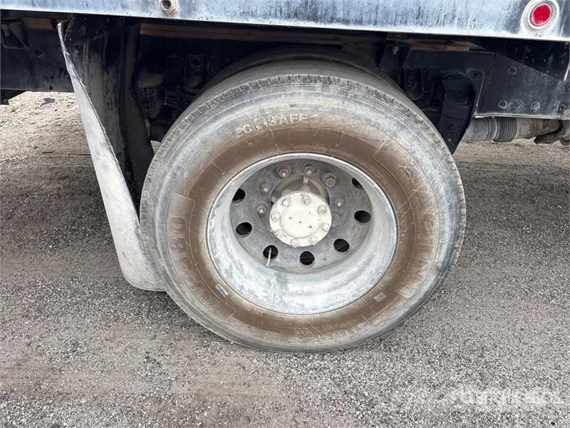 Kenworth T300 4x2 Flatbed Truck Tovornjaki s kesonom/platojem