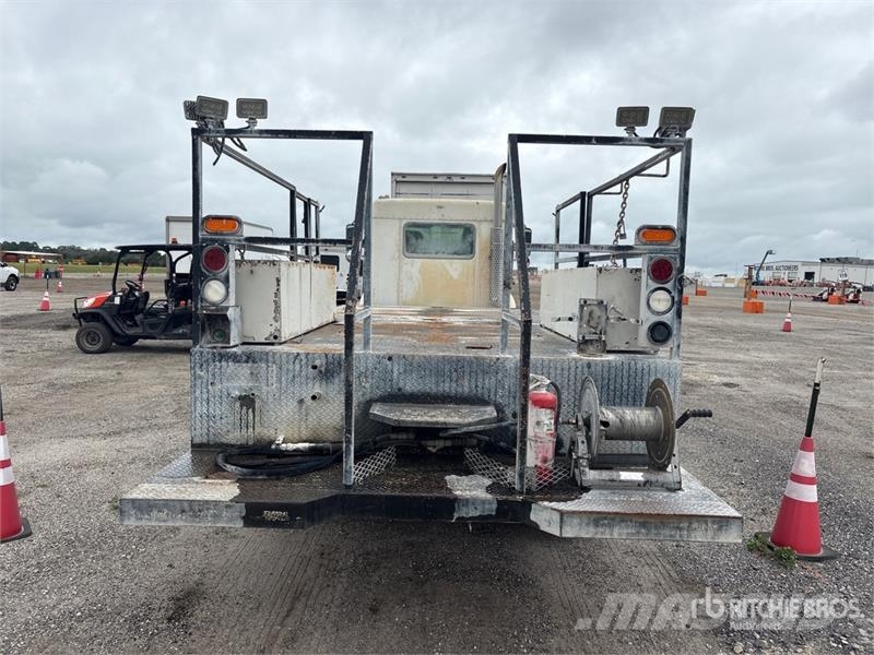 Kenworth T300 4x2 Flatbed Truck Tovornjaki s kesonom/platojem