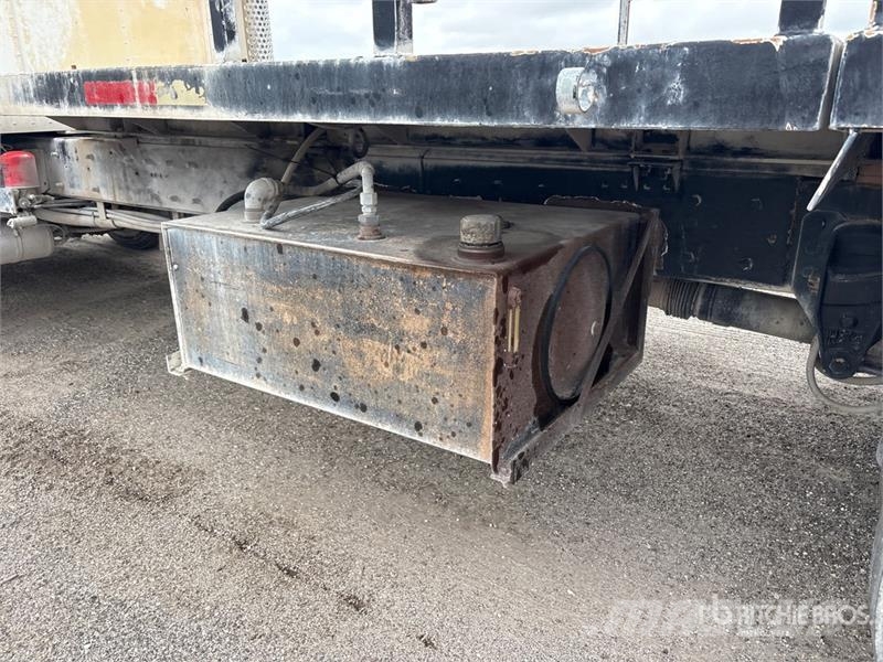 Kenworth T300 4x2 Flatbed Truck Tovornjaki s kesonom/platojem