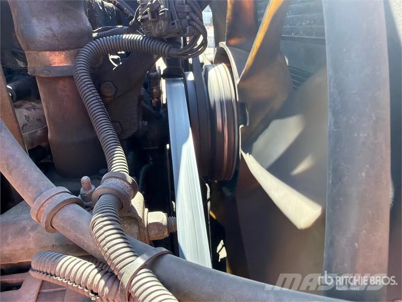 Kenworth T300 4x2 Fuel Truck 탱커 트럭