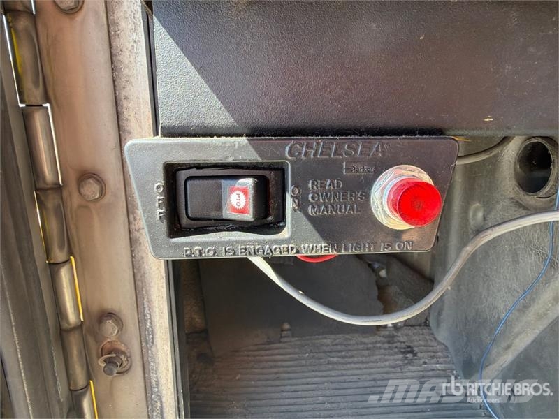 Kenworth T300 4x2 Fuel Truck 탱커 트럭