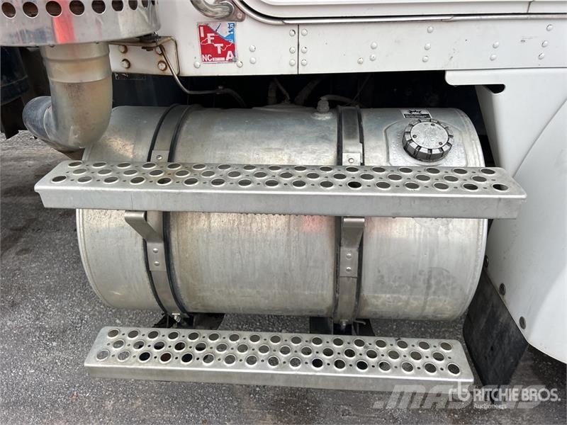 Kenworth T300 4x2 Vacuum Excavator Truck Kombinētās vakumsūkņa mašīnas