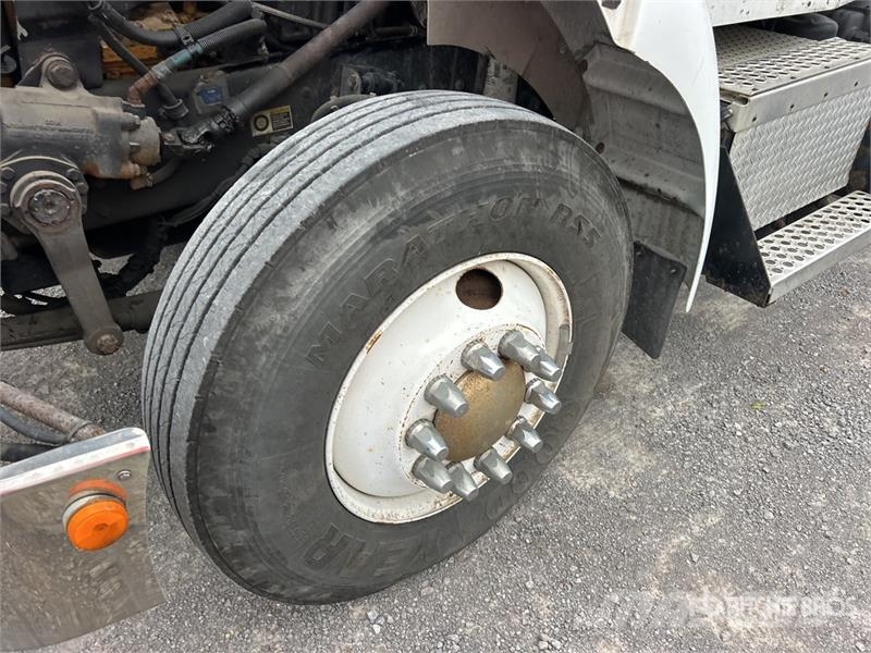 Kenworth T300 4x2 Vacuum Excavator Truck Kombinētās vakumsūkņa mašīnas