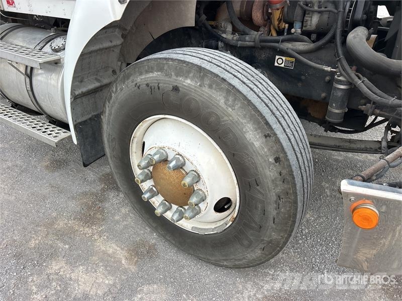 Kenworth T300 4x2 Vacuum Excavator Truck Kombinētās vakumsūkņa mašīnas