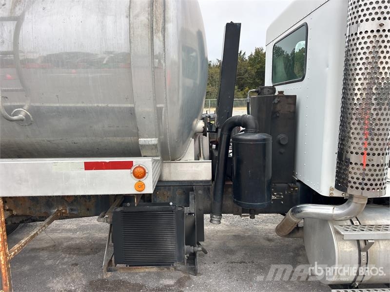 Kenworth T300 4x2 Vacuum Excavator Truck Kombinētās vakumsūkņa mašīnas