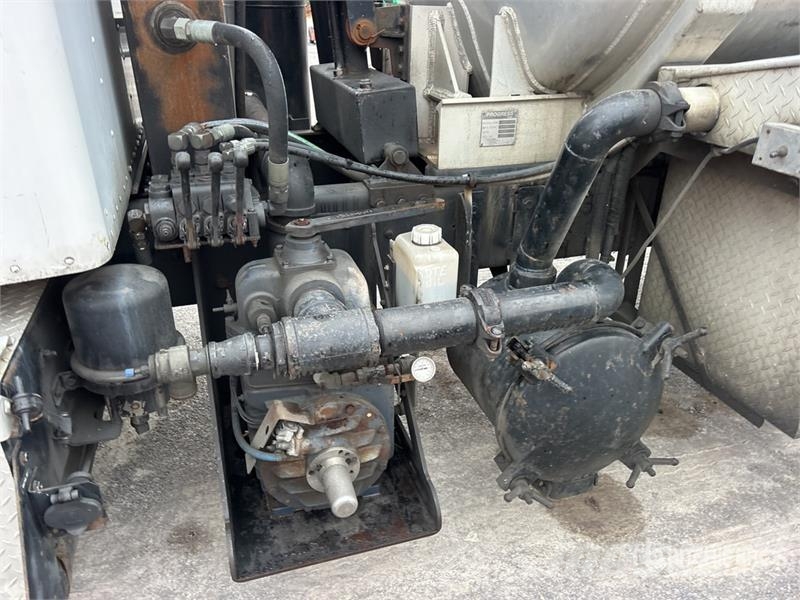 Kenworth T300 4x2 Vacuum Excavator Truck Kombinētās vakumsūkņa mašīnas