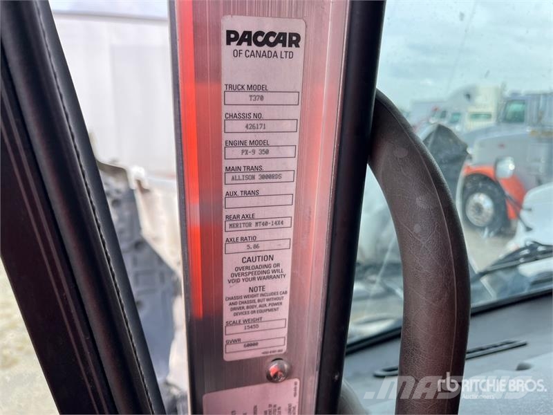 Kenworth T370 6x4 Flatbed Truck Platformas/izkraušana no sāniem
