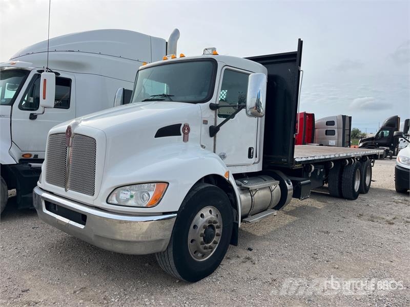 Kenworth T370 6x4 Flatbed Truck Platformas/izkraušana no sāniem