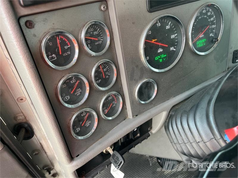 Kenworth T370 6x4 Flatbed Truck Platformas/izkraušana no sāniem