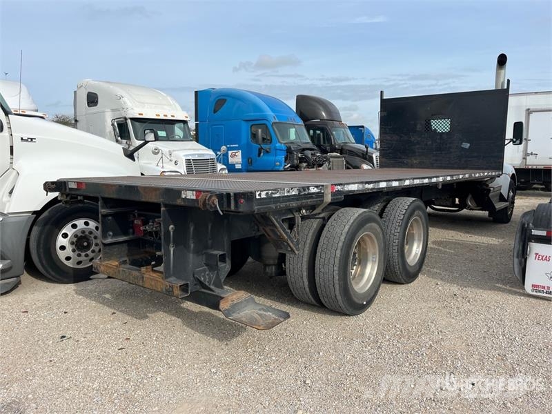 Kenworth T370 6x4 Flatbed Truck Platformas/izkraušana no sāniem