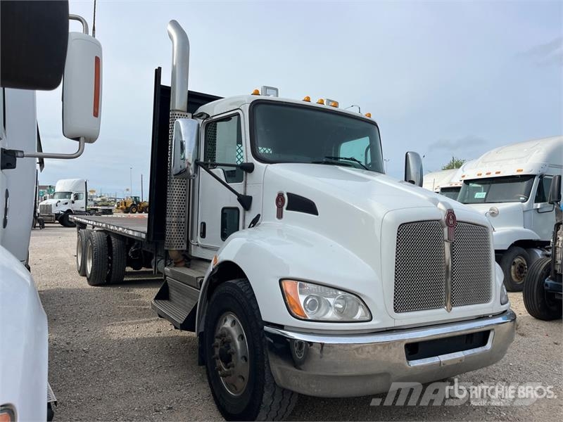 Kenworth T370 6x4 Flatbed Truck Platformas/izkraušana no sāniem