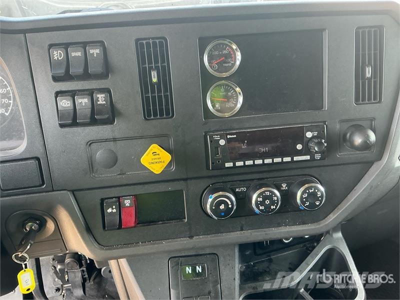 Kenworth T380 4x2 Van Truck 厢式货车