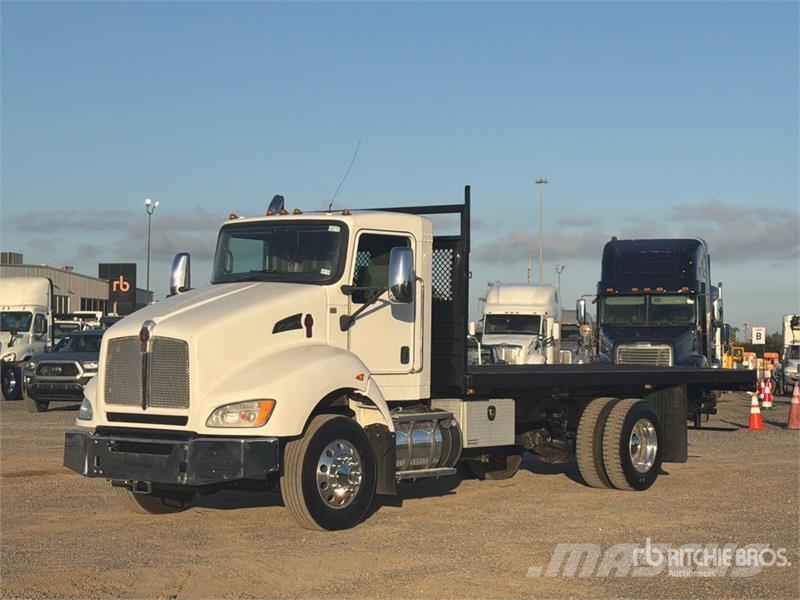 Kenworth T400 4x2 Flatbed Truck Platformas/izkraušana no sāniem