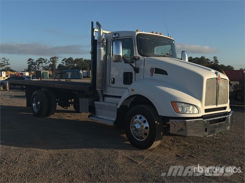 Kenworth T400 4x2 Flatbed Truck Platformas/izkraušana no sāniem