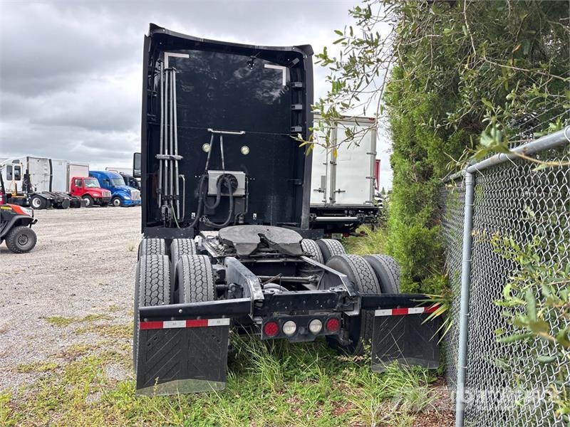 Kenworth T600 Trekkers