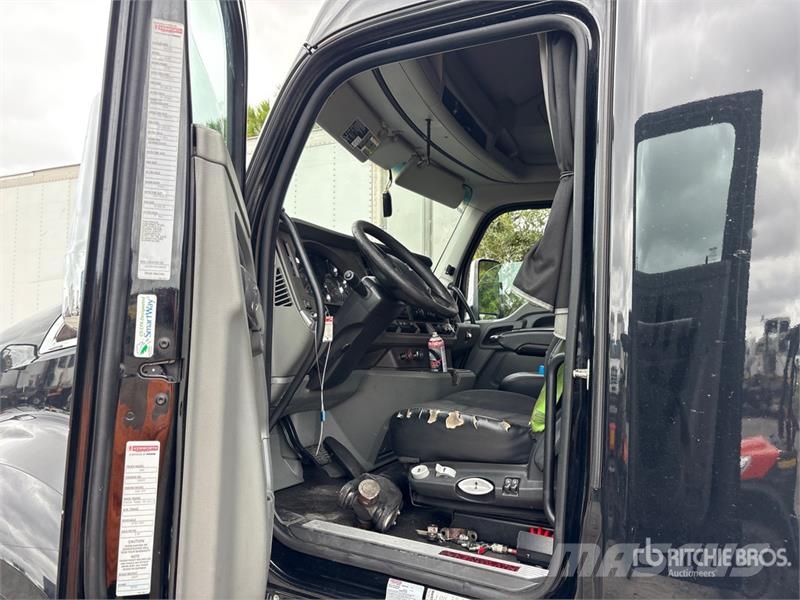 Kenworth T600 Trekkers