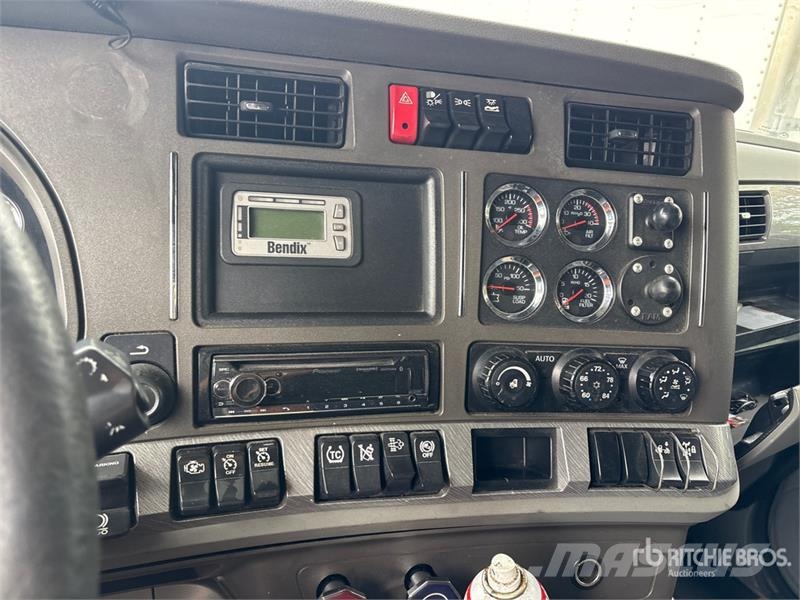 Kenworth T600 Trekkers