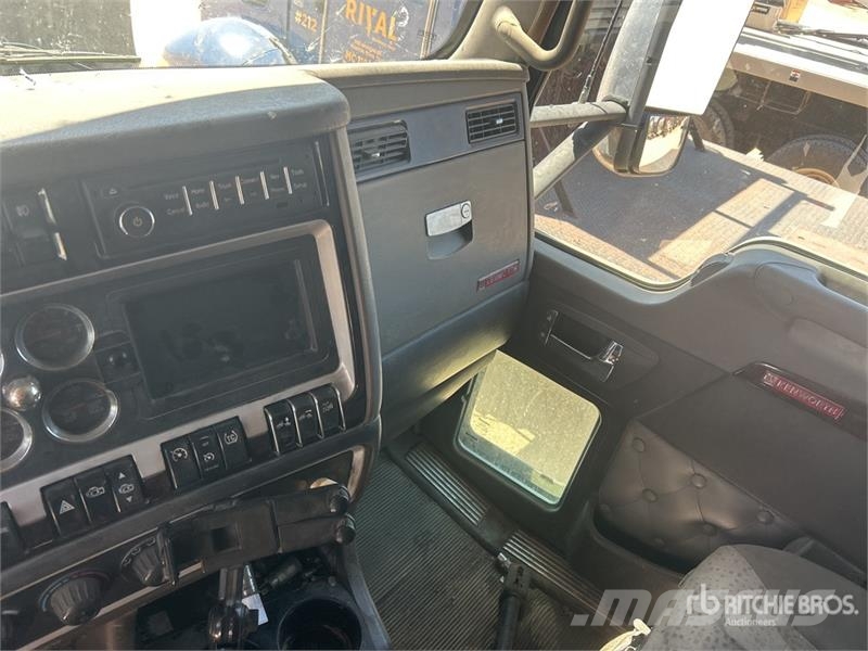 Kenworth T660 Vetopöytäautot