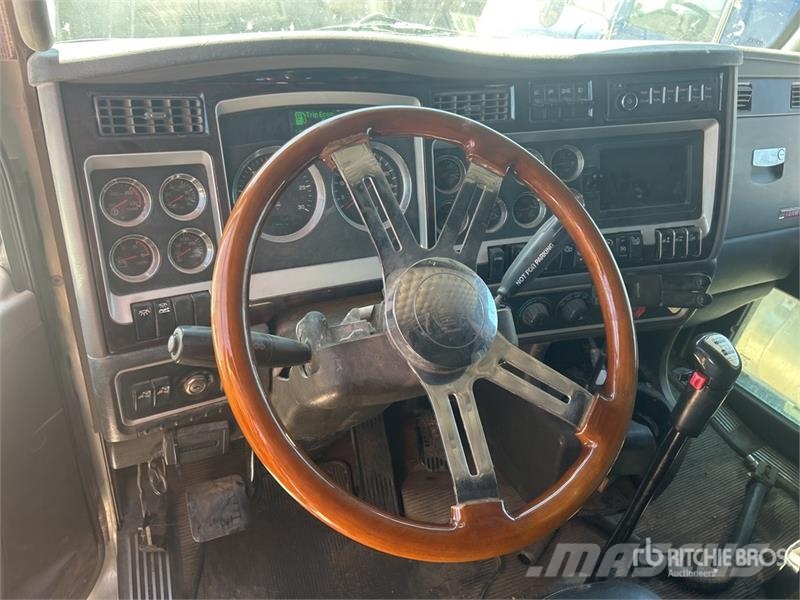 Kenworth T660 Vetopöytäautot