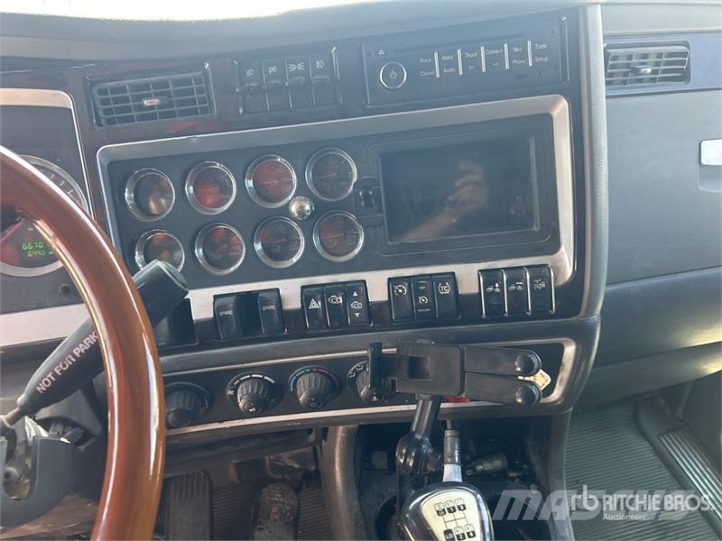 Kenworth T660 Vetopöytäautot