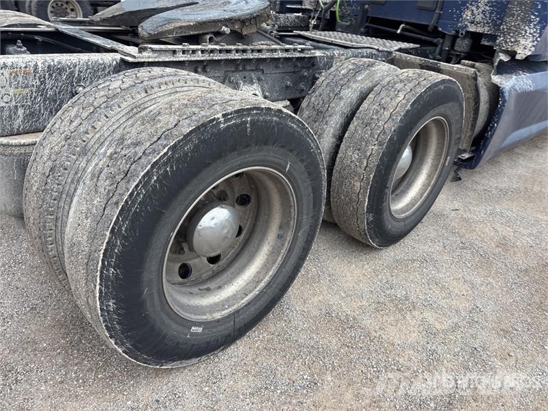 Kenworth T680 Sattelzugmaschinen
