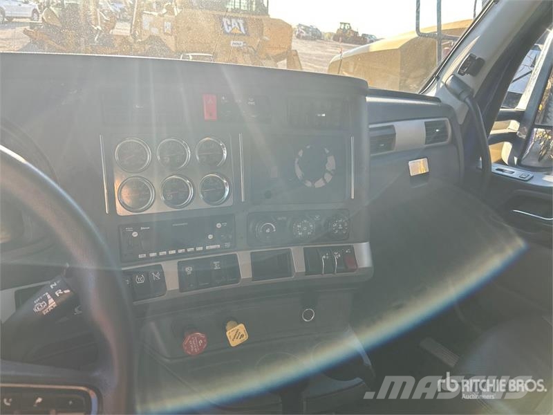 Kenworth T680 Седельные тягачи