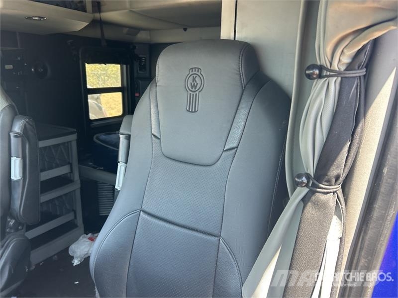 Kenworth T680 Vetopöytäautot