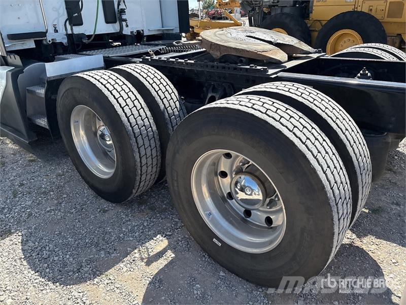 Kenworth T680 Седельные тягачи