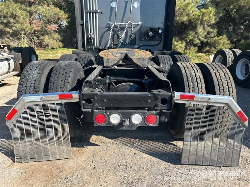 Kenworth T680 Седельные тягачи