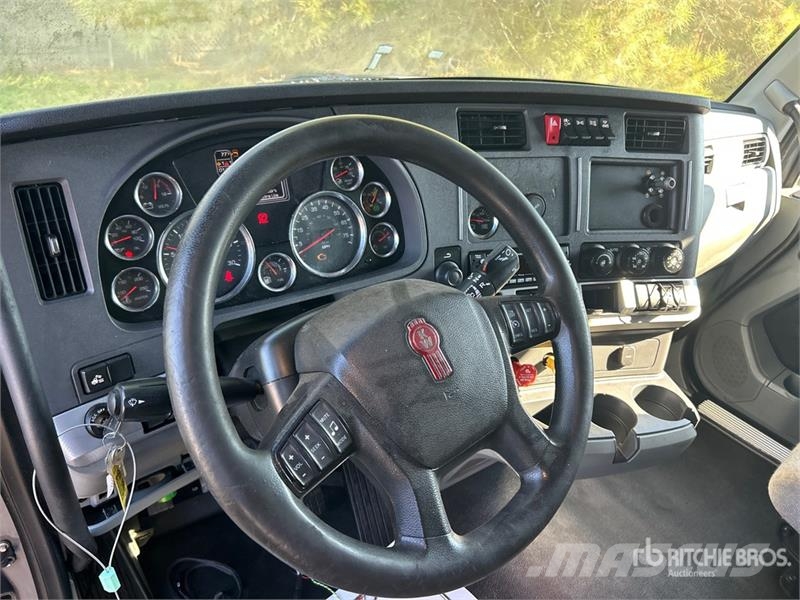 Kenworth T680 Седельные тягачи