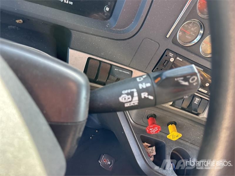 Kenworth T680 Vetopöytäautot