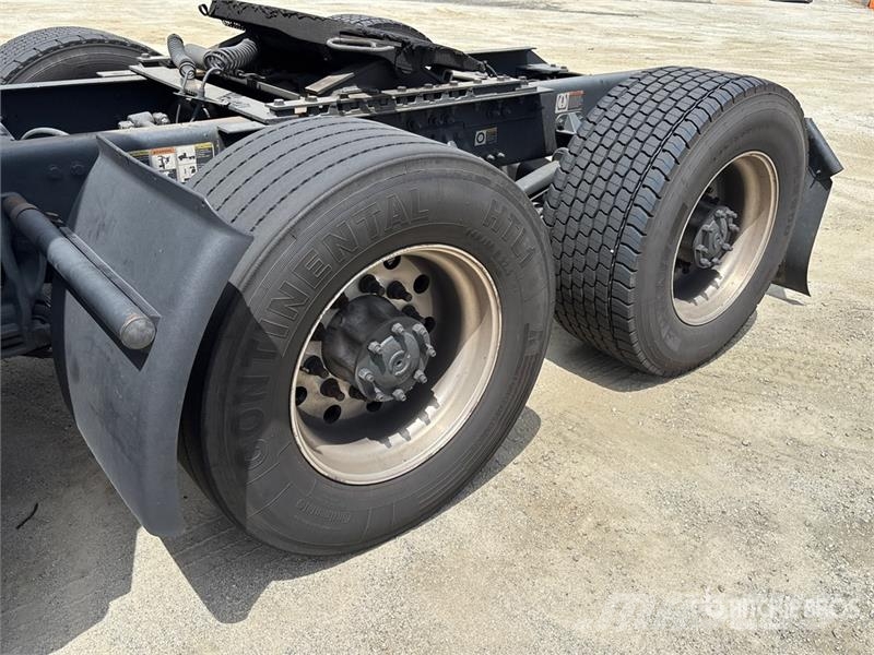 Kenworth T680 Седельные тягачи