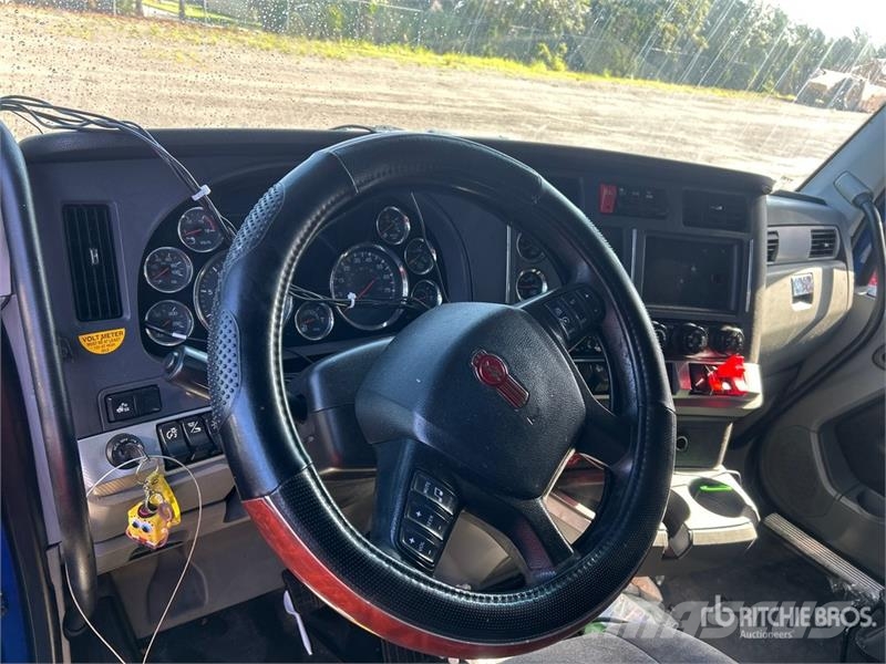 Kenworth T680 Vetopöytäautot