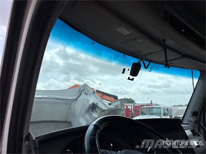 Kenworth T680 Tracteur routier