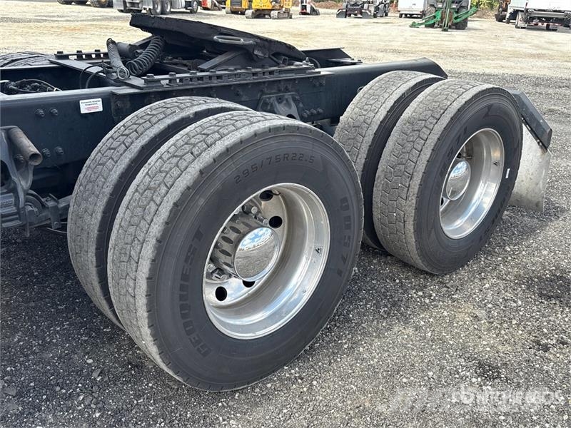Kenworth T680 Седельные тягачи