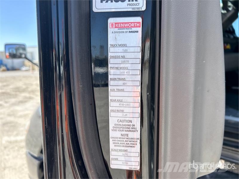 Kenworth T680 Naudoti vilkikai