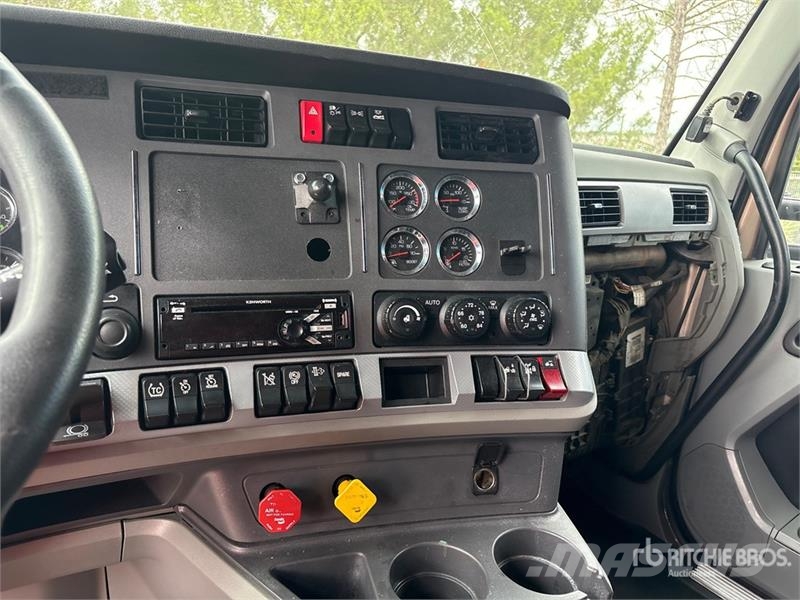 Kenworth T680 Sadulveokid
