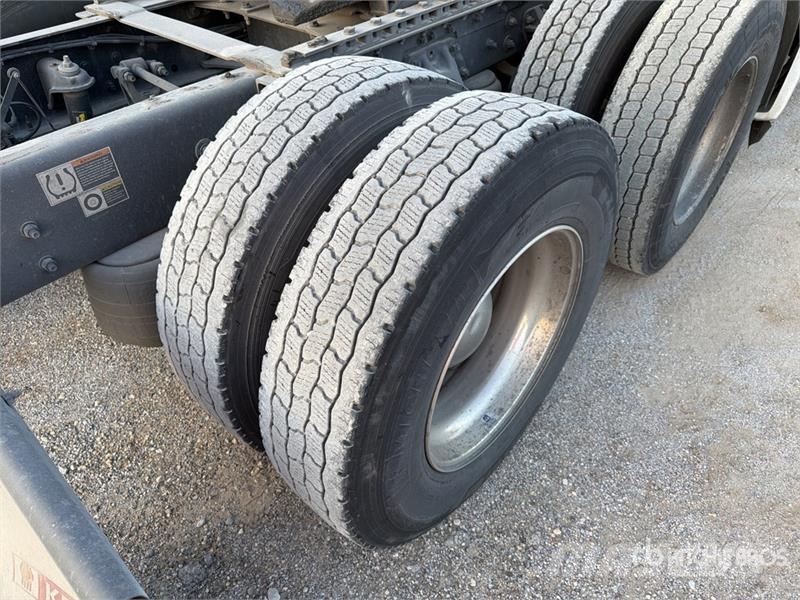 Kenworth T680 Седельные тягачи