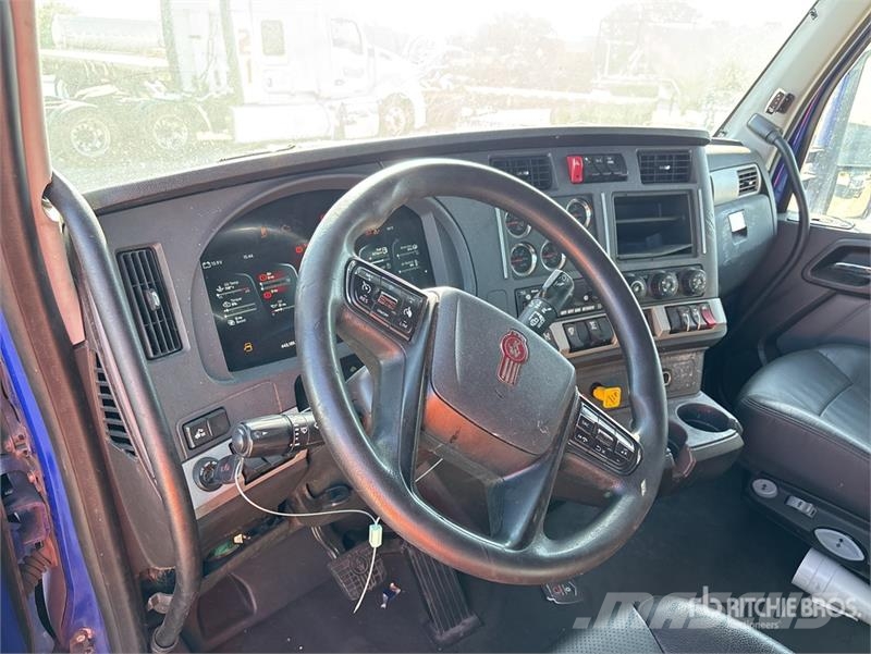 Kenworth T680 Vetopöytäautot