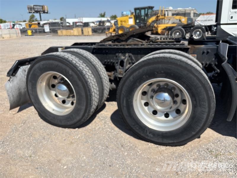 Kenworth T680 Tractor Units