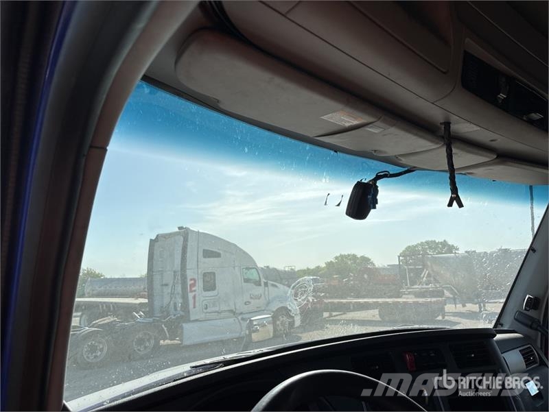 Kenworth T680 Vetopöytäautot