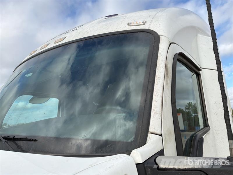 Kenworth T680 Седельные тягачи