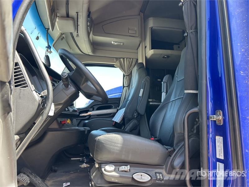 Kenworth T680 Vetopöytäautot