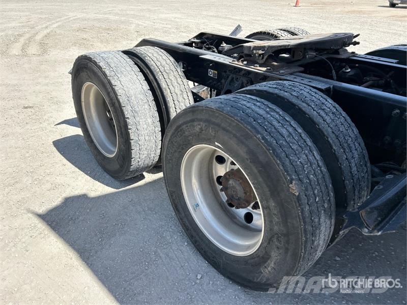 Kenworth T680 Naudoti vilkikai