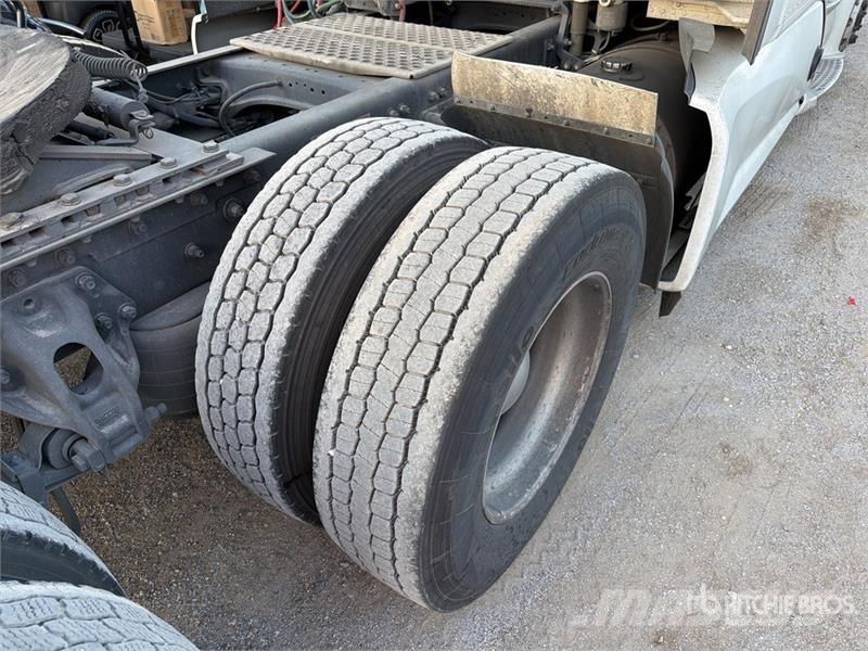 Kenworth T680 Седельные тягачи