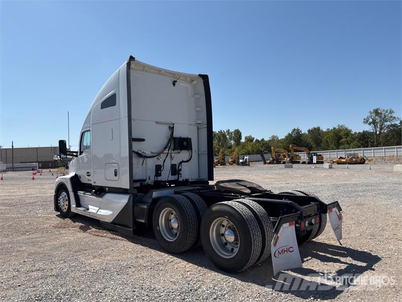 Kenworth T680 Седельные тягачи