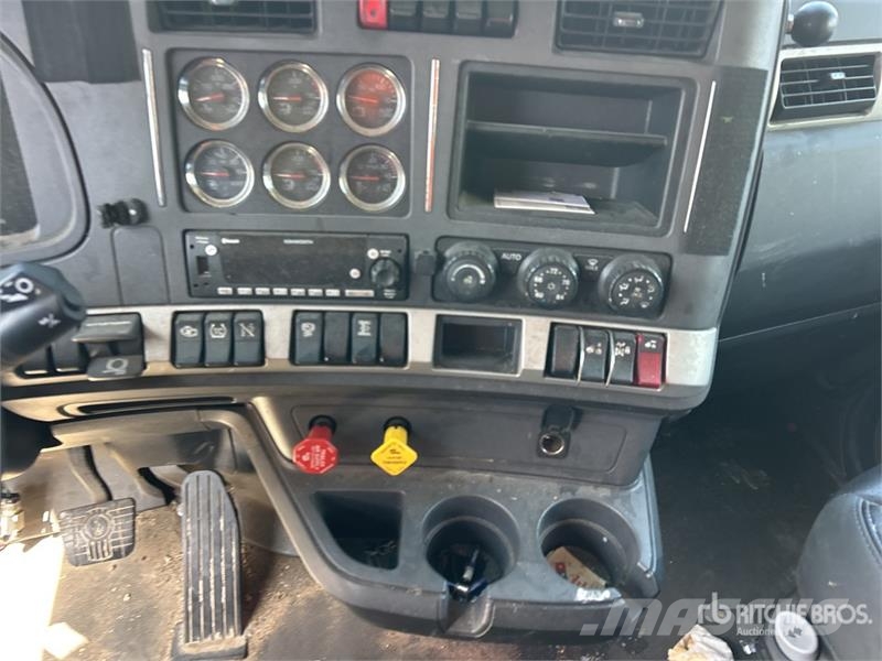 Kenworth T680 Vetopöytäautot