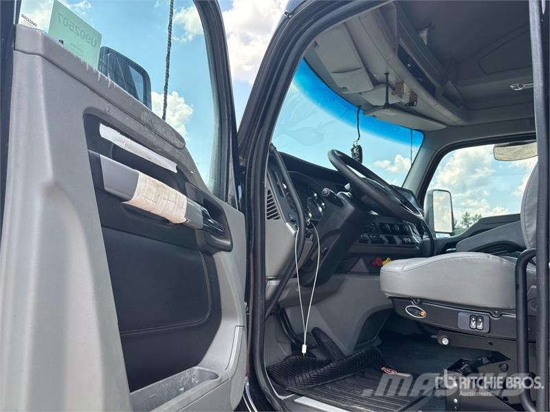 Kenworth T680 Седельные тягачи